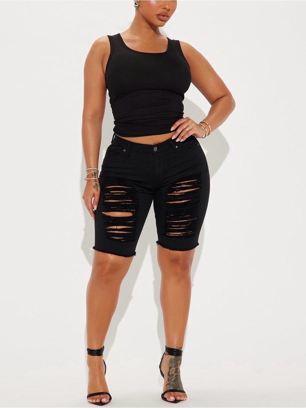Fashion Nova Bermuda Shorts (L )